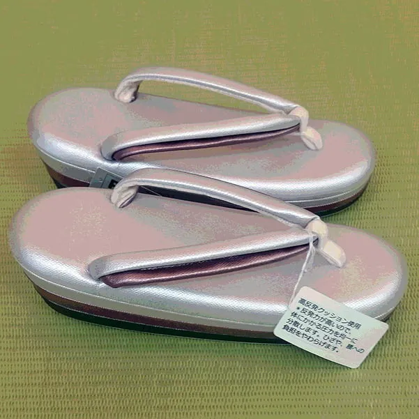 彩美工房の取扱商品：草履サンプル写真