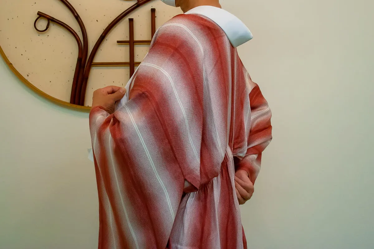 衣紋を抜きます。